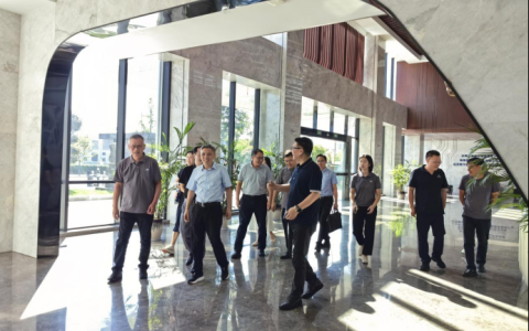 攜手共進(jìn)，智造未來(lái)——金華職業(yè)技術(shù)大學(xué)校長(zhǎng)梁克東一行到訪杭機(jī)股份