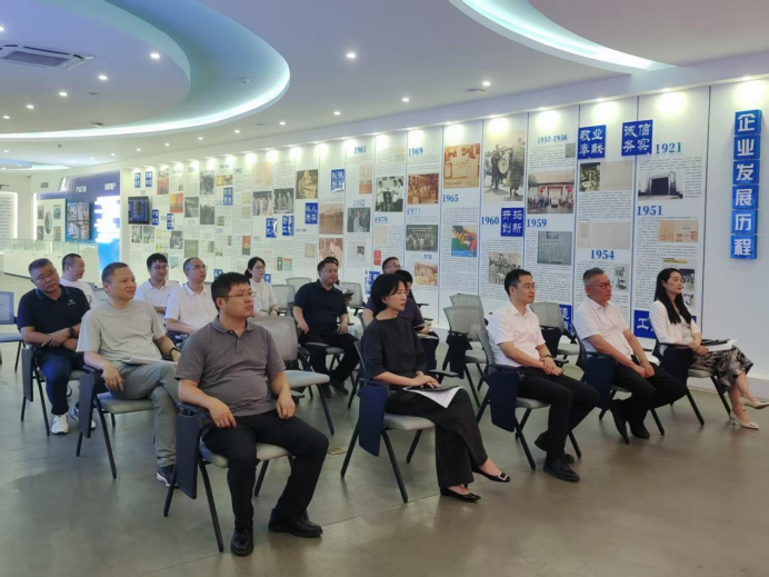 浦江縣委常委、組織部部長(zhǎng)王甲元一行蒞臨杭機(jī)股份開(kāi)展調(diào)研